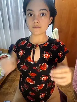 littlemelii online show from April 11, 2026, 4:43 pm