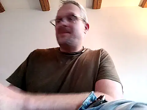 Snapshot of Heidemensch chatting on December 19, 2024, 12:23 pm Heidemensch online show from December 19, 2024, 12:23 pm