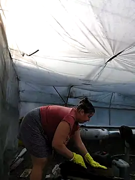 Snapshot of EmmaSquirt chatting on February 26, 2025, 11:32 am EmmaSquirt online show from February 26, 2025, 11:32 am