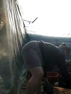 Snapshot of EmmaSquirt chatting on March 19, 2025, 12:34 pm EmmaSquirt online show from March 19, 2025, 12:34 pm