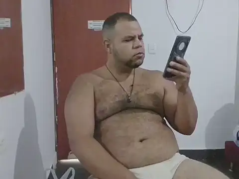 Snapshot of Evert_hairyboy chatting on November 5, 2025, 11:24 am Evert hairyboy online show from November 5, 2025, 11:24 am