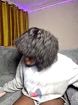 Mon cherrie  online show from September 9, 2025, 11:47 pm