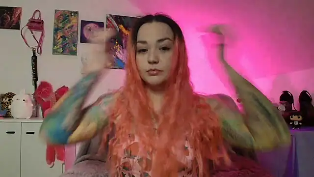 Snapshot of PinkHurricaneOfficial chatting on November 2, 2025, 6:46 pm PinkHurricaneOfficial online show from November 2, 2025, 6:46 pm