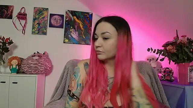 Snapshot of PinkHurricaneOfficial chatting on November 23, 2025, 9:47 pm PinkHurricaneOfficial online show from November 23, 2025, 9:47 pm