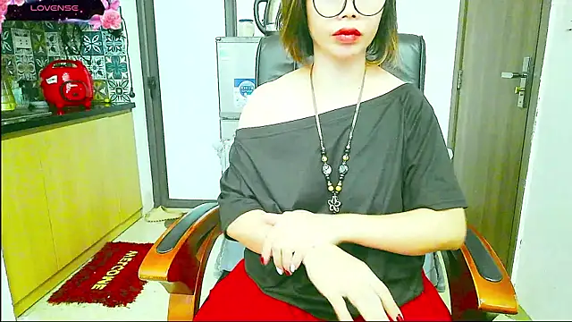 Snapshot of Miu-Le chatting on October 5, 2025, 7:21 am Miu-Le online show from October 5, 2025, 7:21 am