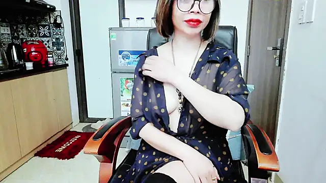 Snapshot of Miu-Le chatting on November 26, 2025, 8:42 pm Miu-Le online show from November 26, 2025, 8:42 pm