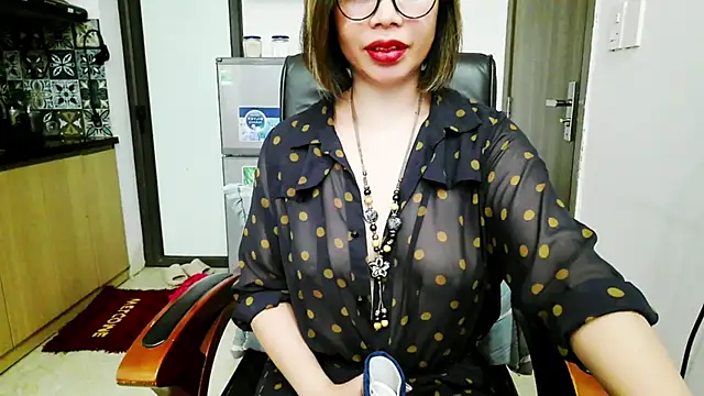 Snapshot of Miu-Le chatting on November 19, 2025, 8:47 am Miu-Le online show from November 19, 2025, 8:47 am