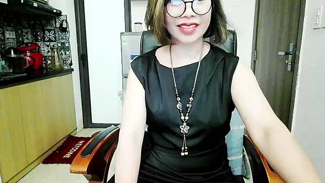 Snapshot of Miu-Le chatting on October 18, 2025, 8:16 am Miu-Le online show from October 18, 2025, 8:16 am