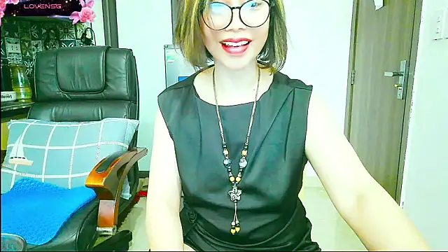 Snapshot of Miu-Le chatting on September 25, 2025, 9:21 pm Miu-Le online show from September 25, 2025, 9:21 pm