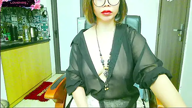 Snapshot of Miu-Le chatting on September 30, 2025, 7:42 pm Miu-Le online show from September 30, 2025, 7:42 pm