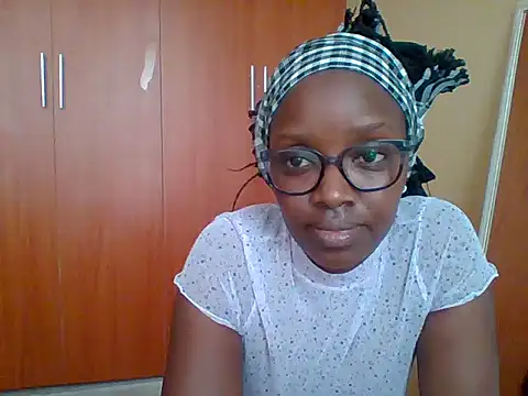 Snapshot of sexy_darleen23 chatting on July 13, 2026, 8:46 am sexy darleen23 online show from July 13, 2026, 8:46 am
