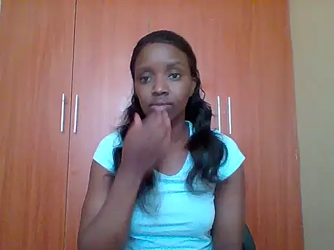 sexy darleen23 online show from January 14, 2026, 10:08 am