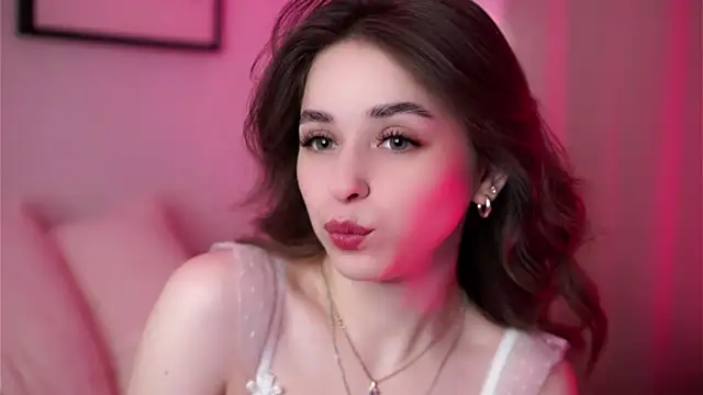 Snapshot of EstherMitchel chatting on March 10, 2025, 2:06 am EstherMitchel online show from March 10, 2025, 2:06 am
