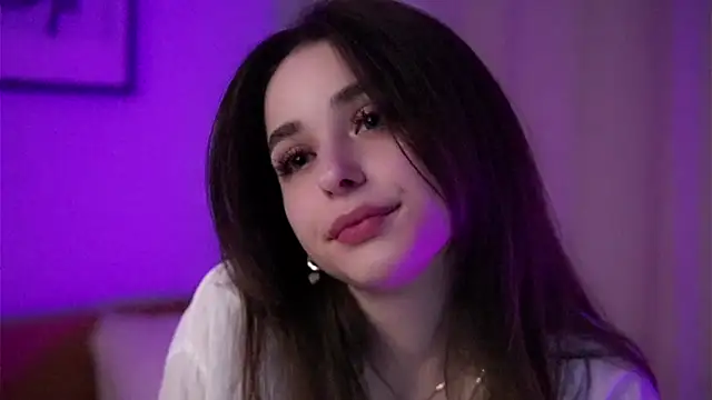Snapshot of EstherMitchel chatting on March 18, 2025, 6:28 am EstherMitchel online show from March 18, 2025, 6:28 am