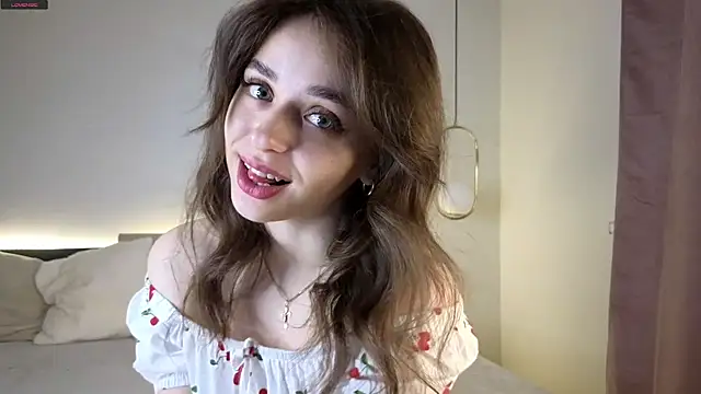Snapshot of EstherMitchel chatting on October 15, 2025, 1:15 am EstherMitchel online show from October 15, 2025, 1:15 am