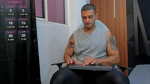 Snapshot of Adbel_Sady chatting on October 17, 2025, 11:34 am Adbel Sady online show from October 17, 2025, 11:34 am