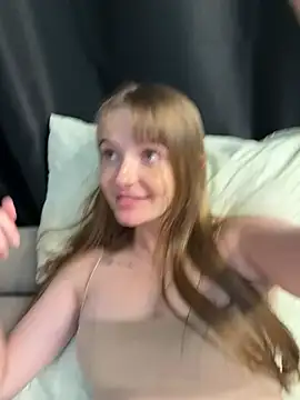 lovelly molly online show from March 23, 2026, 4:18 pm