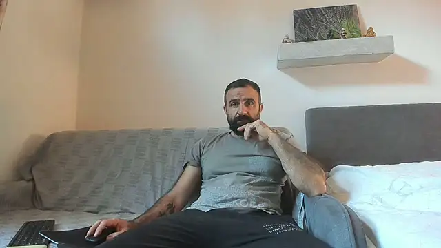 Snapshot of ivat80 chatting on November 2, 2025, 6:51 am ivat80 online show from November 2, 2025, 6:51 am