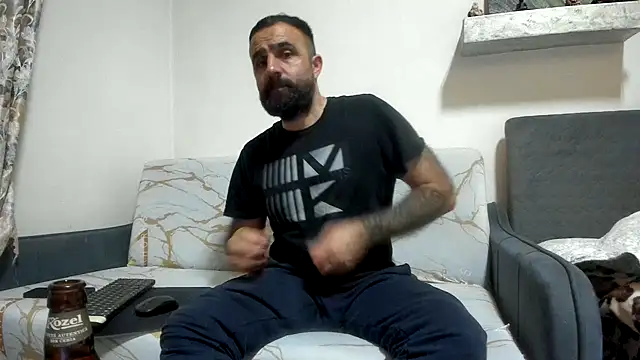 Snapshot of ivat80 chatting on November 6, 2025, 5:39 pm ivat80 online show from November 6, 2025, 5:39 pm