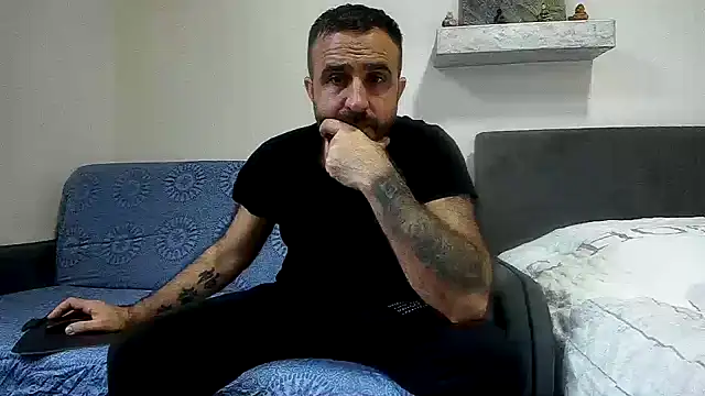 Snapshot of ivat80 chatting on November 15, 2025, 7:01 am ivat80 online show from November 15, 2025, 7:01 am