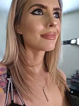 ellieconradxo online show from June 1, 2026, 7:24 pm