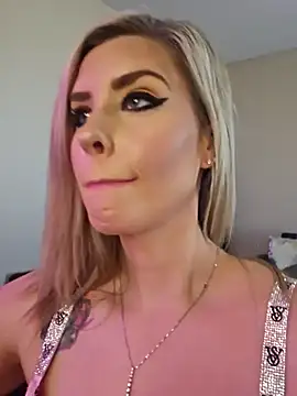 ellieconradxo online show from March 18, 2025, 5:23 pm