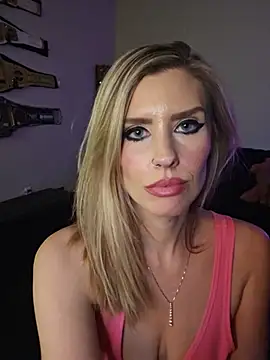 ellieconradxo online show from June 10, 2026, 5:30 am
