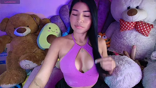 Snapshot of Pocahontascute_33 chatting on July 25, 2026, 3:51 pm Pocahontascute 33 online show from July 25, 2026, 3:51 pm