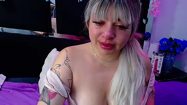 Snapshot of Cocoo_Nuth chatting on February 26, 2025, 7:02 am Cocoo Nuth online show from February 26, 2025, 7:02 am