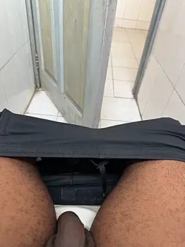 Snapshot of Black-mamba-madingo chatting on November 19, 2025, 10:48 am Black-mamba-madingo online show from November 19, 2025, 10:48 am