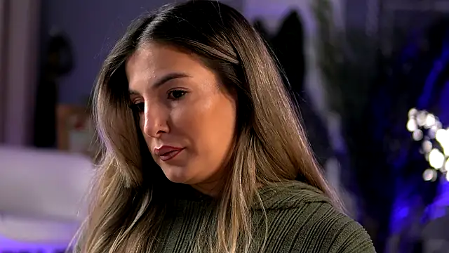 Snapshot of KellyMathews chatting on November 15, 2025, 3:10 am KellyMathews online show from November 15, 2025, 3:10 am