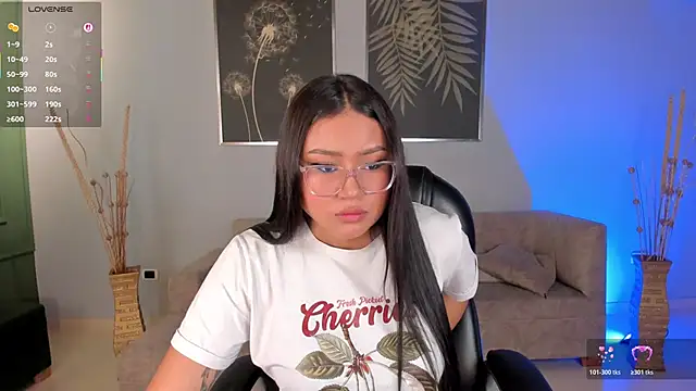 Snapshot of AmberLewis_ chatting on November 2, 2025, 11:10 pm AmberLewis online show from November 2, 2025, 11:10 pm