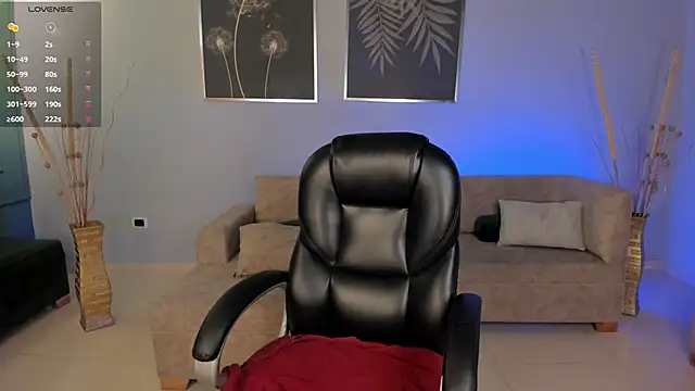 Snapshot of AmberLewis_ chatting on November 9, 2025, 10:58 pm AmberLewis online show from November 9, 2025, 10:58 pm