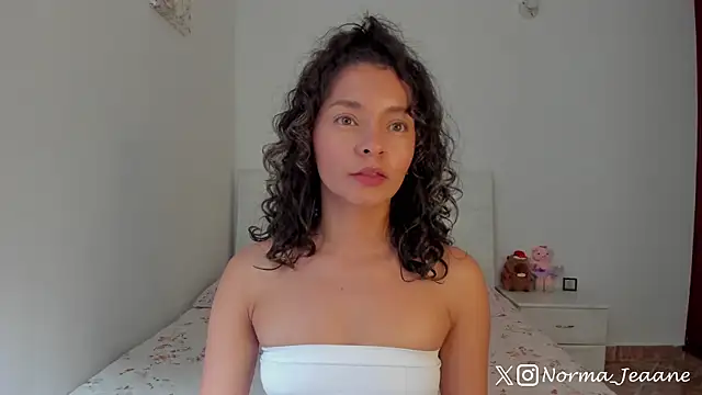 Norma-Jeaane online show from December 22, 2025, 6:08 pm