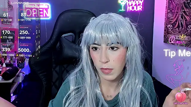 chaymae nah  online show from April 12, 2026, 3:21 am