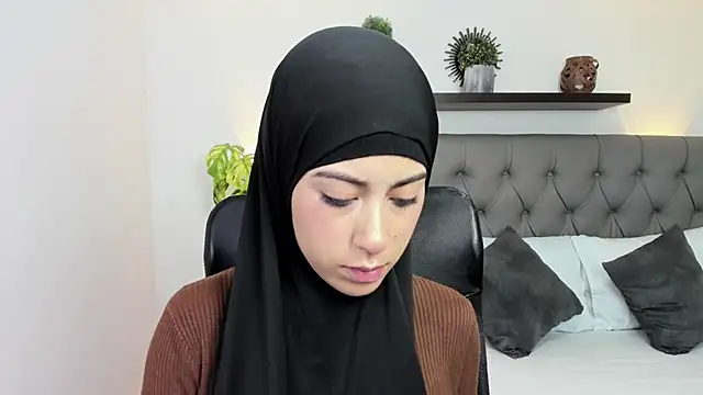 chaymae nah  online show from March 12, 2025, 12:36 pm