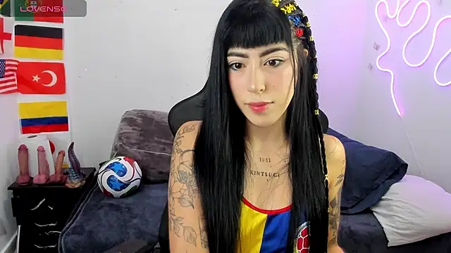 chaymae nah  online show from July 7, 2026, 9:07 pm