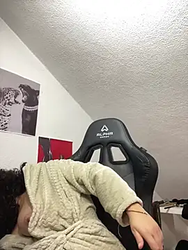 rafamarianoofc online show from March 16, 2025, 4:34 pm