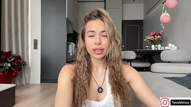 diffgirls2 online show from October 8, 2025, 9:11 am