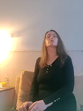 Evelina cute online show from February 12, 2026, 2:39 pm