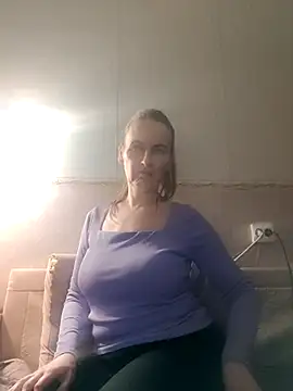 Evelina cute online show from February 18, 2025, 8:25 pm