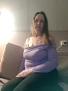 Evelina cute online show from March 18, 2025, 5:01 pm