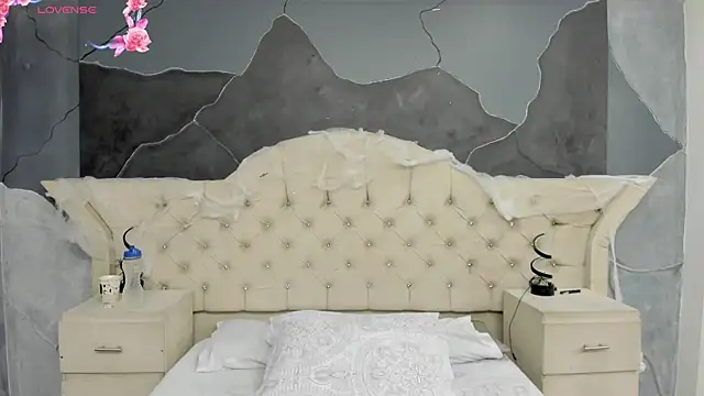 Snapshot of AmberGreyy_ chatting on October 16, 2025, 5:43 pm AmberGreyy online show from October 16, 2025, 5:43 pm