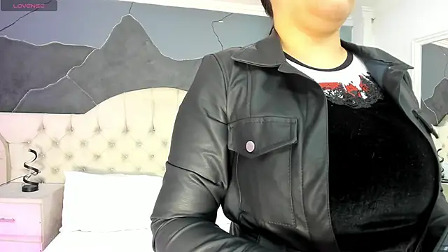 Snapshot of AmberGreyy_ chatting on September 21, 2025, 12:32 pm AmberGreyy online show from September 21, 2025, 12:32 pm