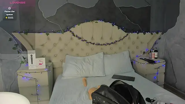 Snapshot of AmberGreyy_ chatting on November 16, 2025, 1:16 pm AmberGreyy online show from November 16, 2025, 1:16 pm