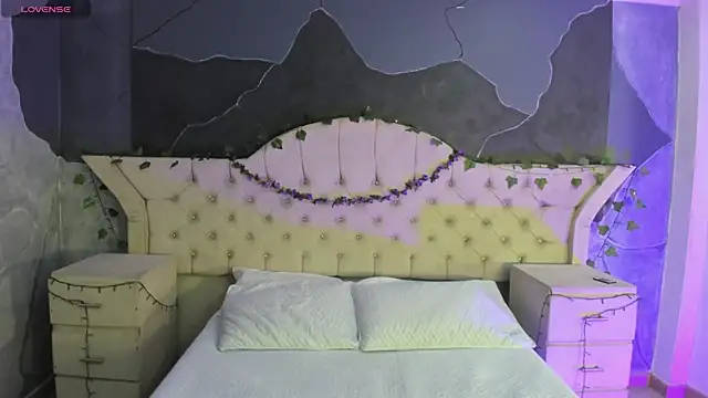 Snapshot of AmberGreyy_ chatting on November 24, 2025, 5:35 pm AmberGreyy online show from November 24, 2025, 5:35 pm