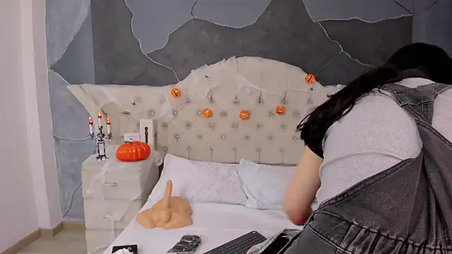 Snapshot of AmberGreyy_ chatting on October 6, 2025, 5:57 pm AmberGreyy online show from October 6, 2025, 5:57 pm