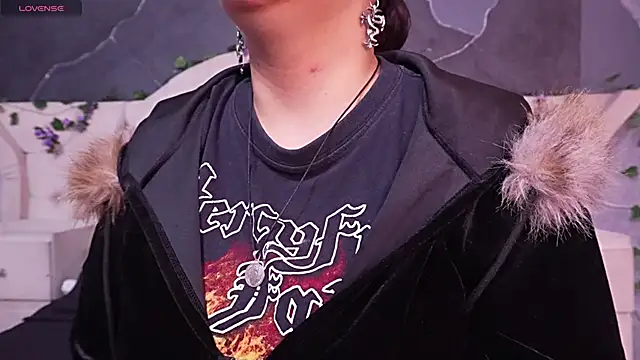 AmberGreyy  online show from April 17, 2026, 5:16 pm