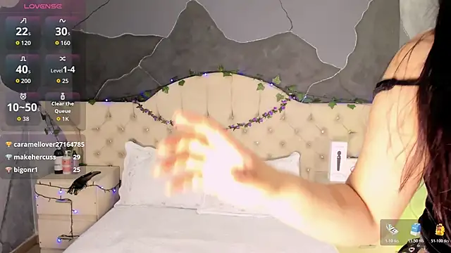 Snapshot of AmberGreyy_ chatting on November 9, 2025, 1:48 pm AmberGreyy online show from November 9, 2025, 1:48 pm