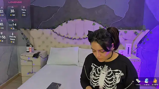 Snapshot of AmberGreyy_ chatting on November 10, 2025, 5:29 pm AmberGreyy online show from November 10, 2025, 5:29 pm